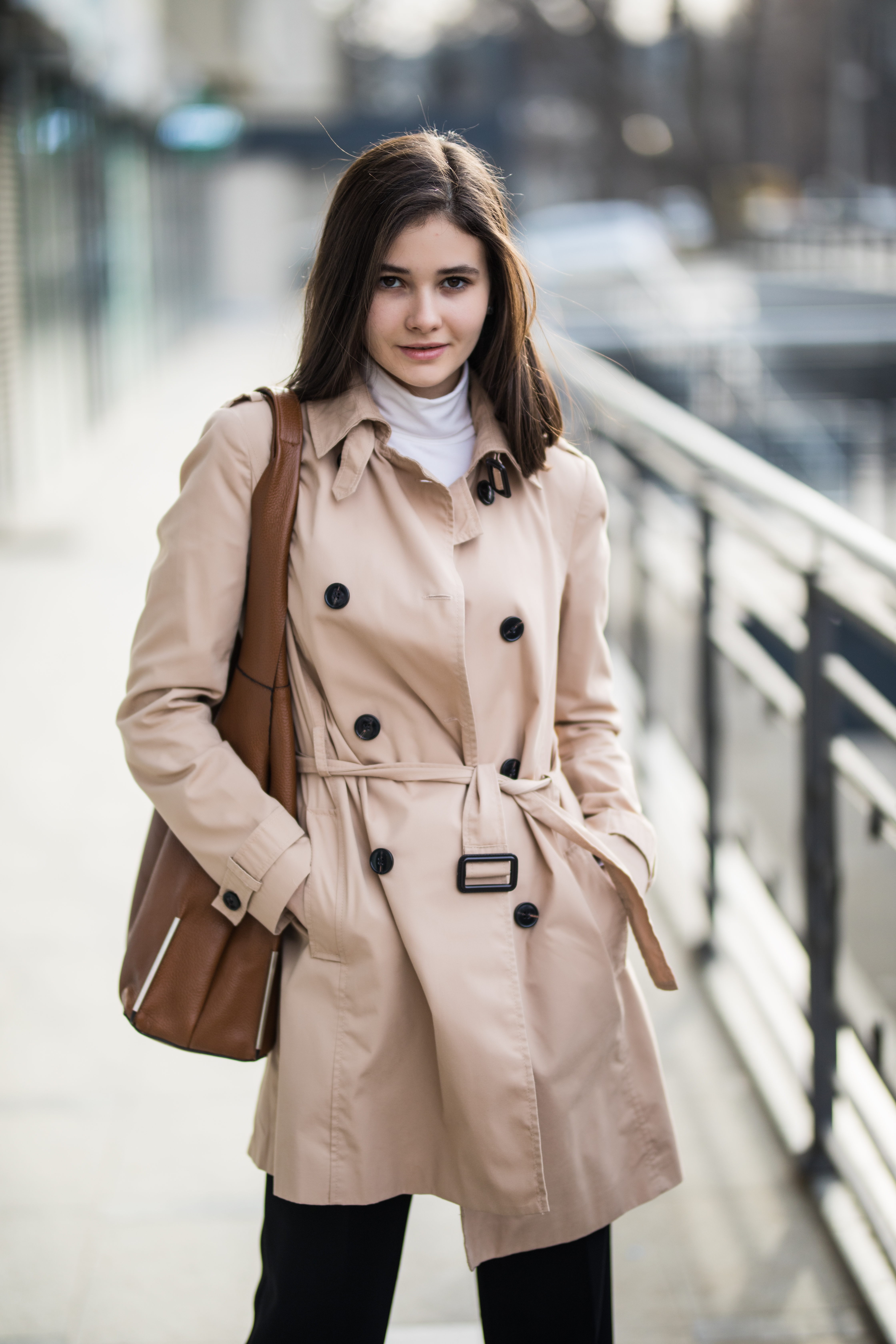 brunette-girl-street-coffee-coat-brown-leather-bag.jpg